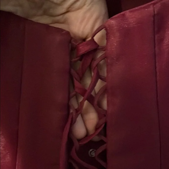 Elegant Raspberry Strapless Dress - Picture 4 of 7